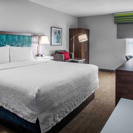 Hampton Inn Detroit Northville Екстериор снимка