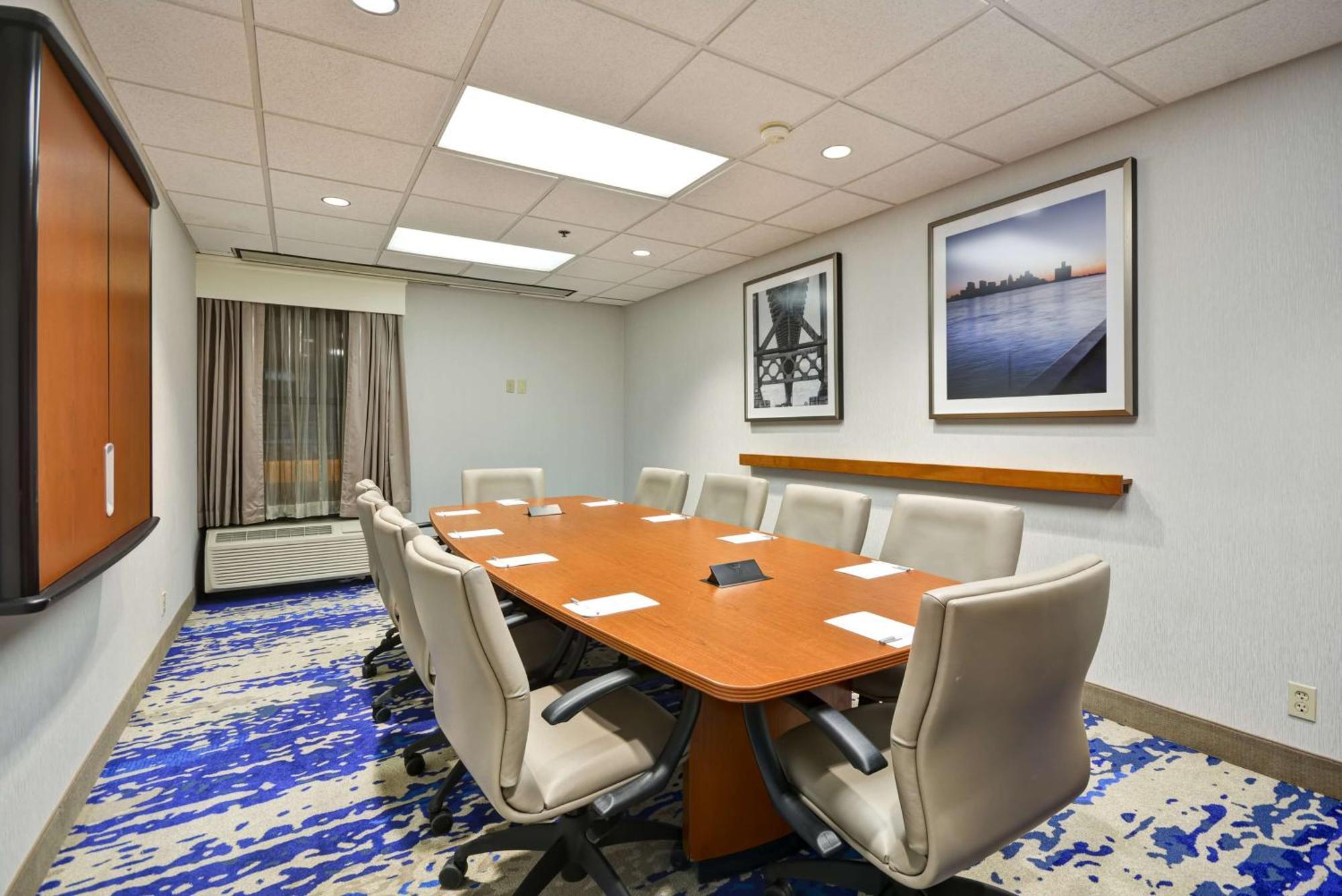 Hampton Inn Detroit Northville Екстериор снимка