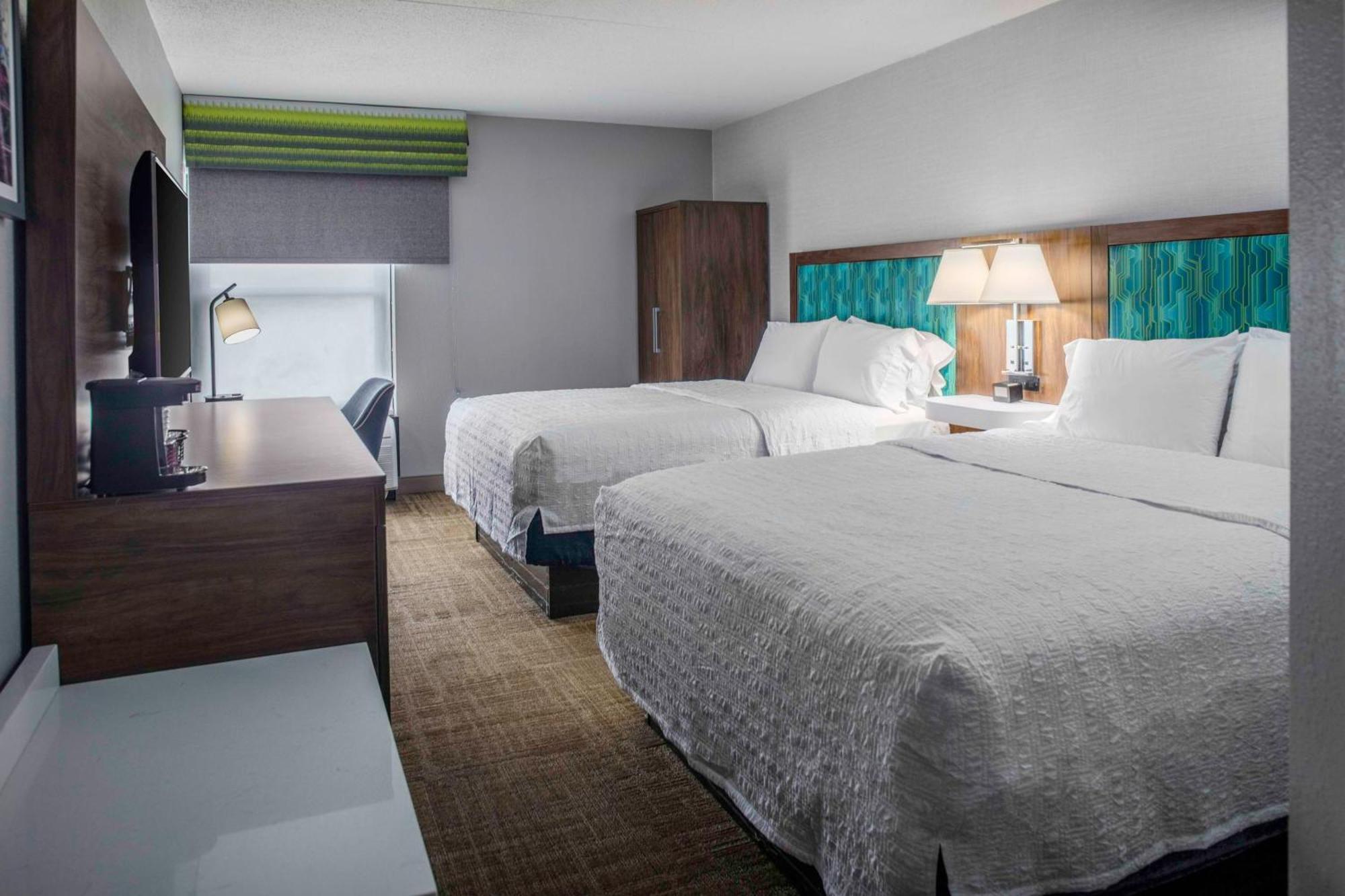 Hampton Inn Detroit Northville Екстериор снимка