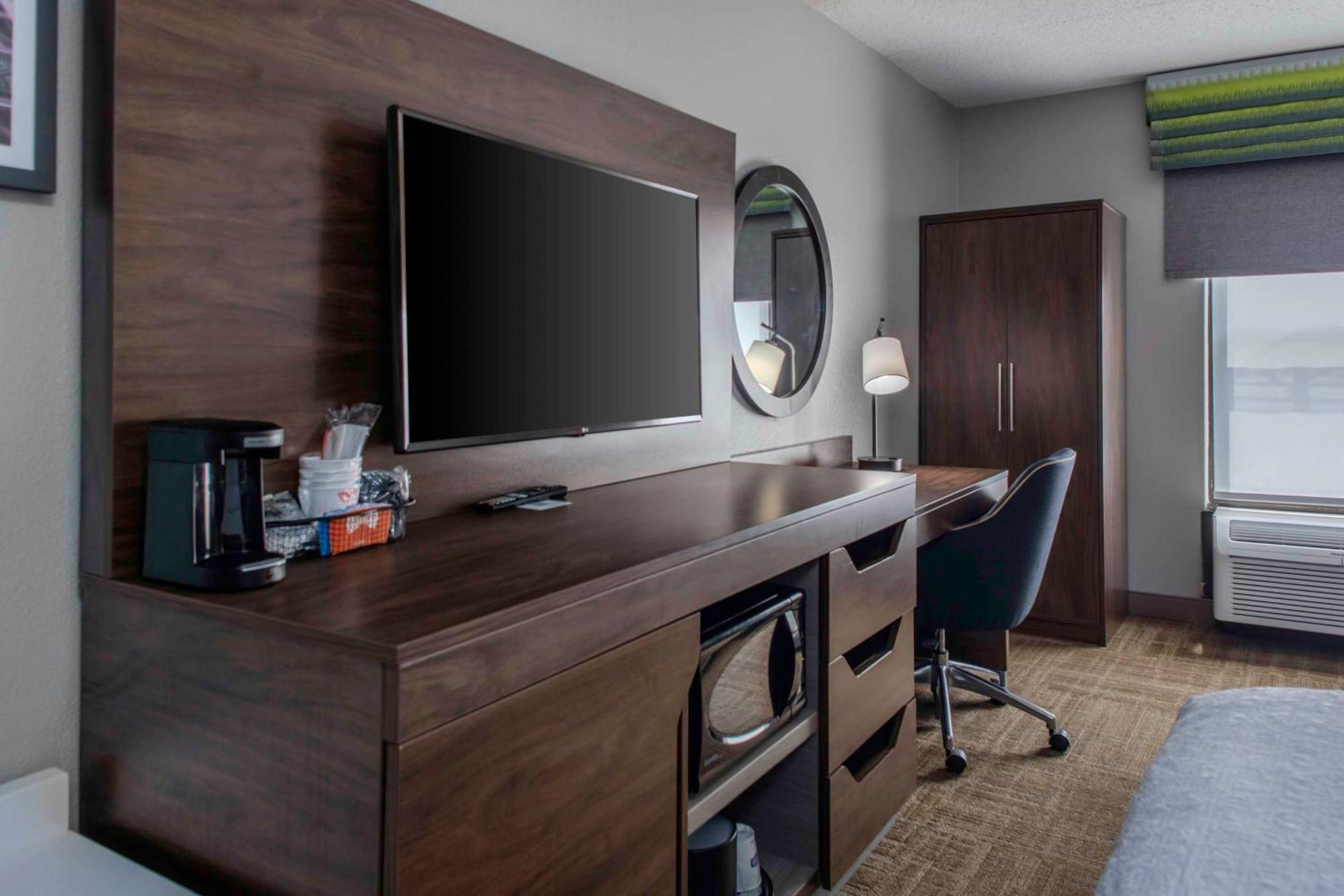Hampton Inn Detroit Northville Екстериор снимка