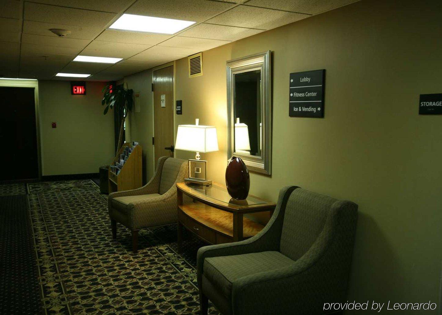 Hampton Inn Detroit Northville Интериор снимка