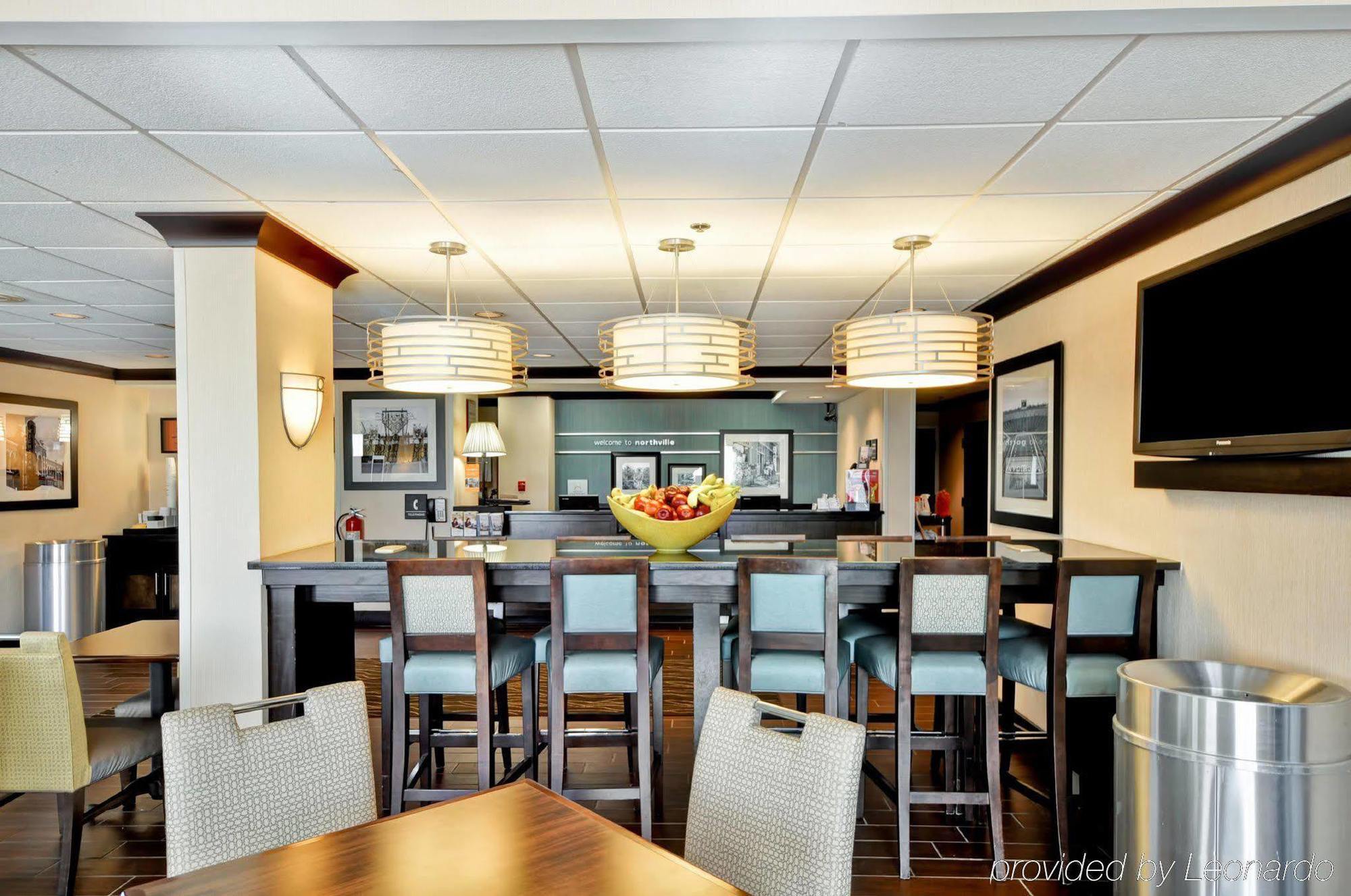 Hampton Inn Detroit Northville Екстериор снимка