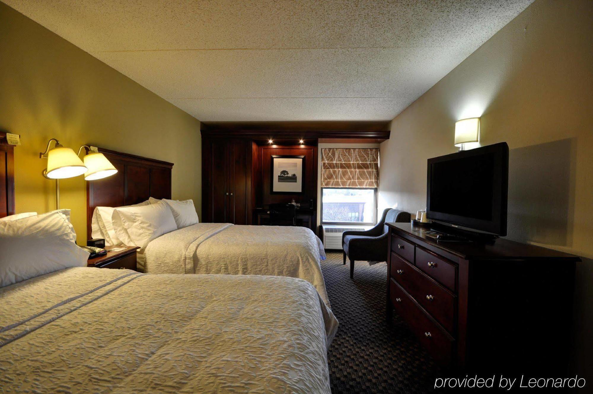 Hampton Inn Detroit Northville Екстериор снимка