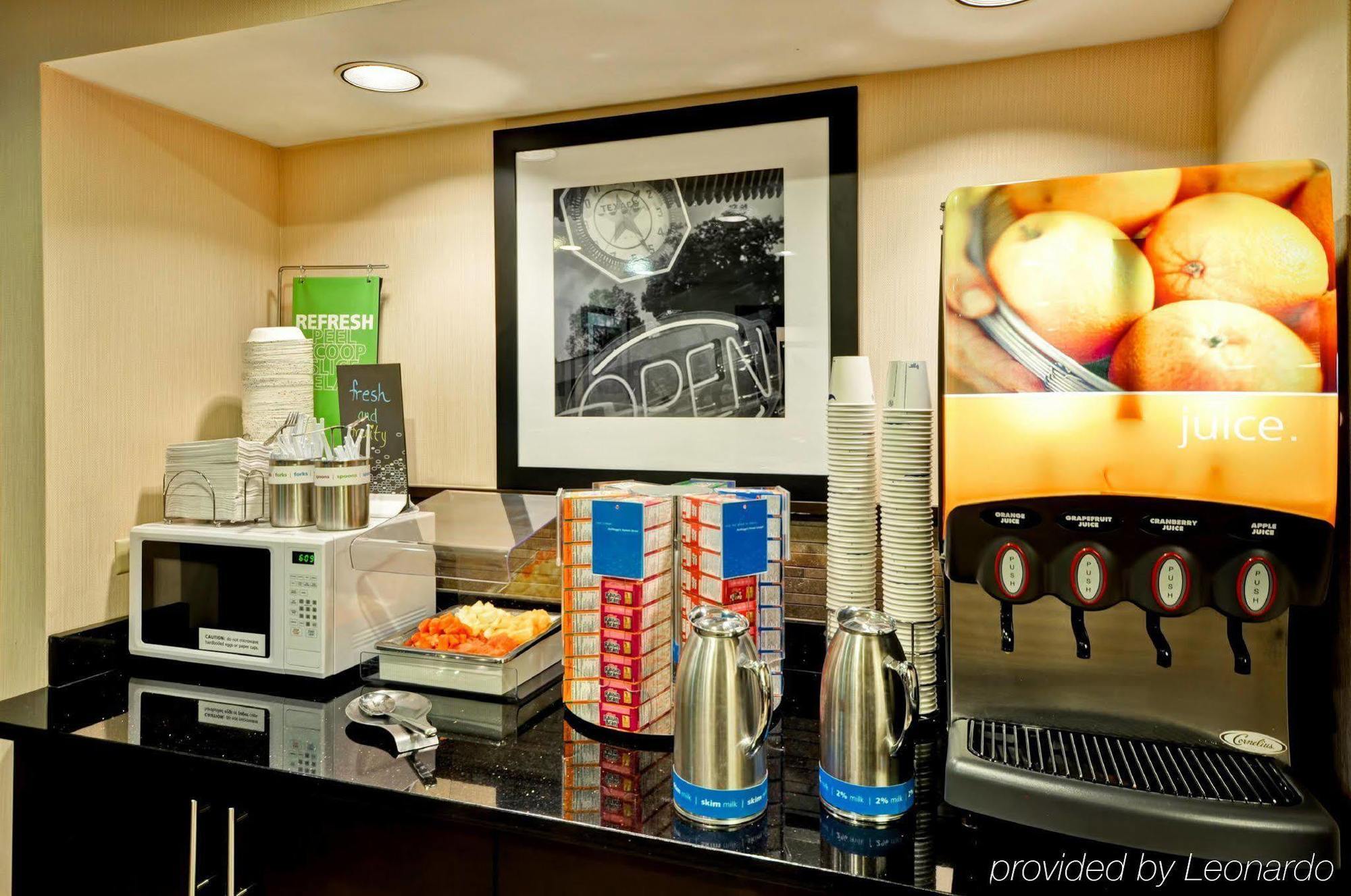 Hampton Inn Detroit Northville Екстериор снимка