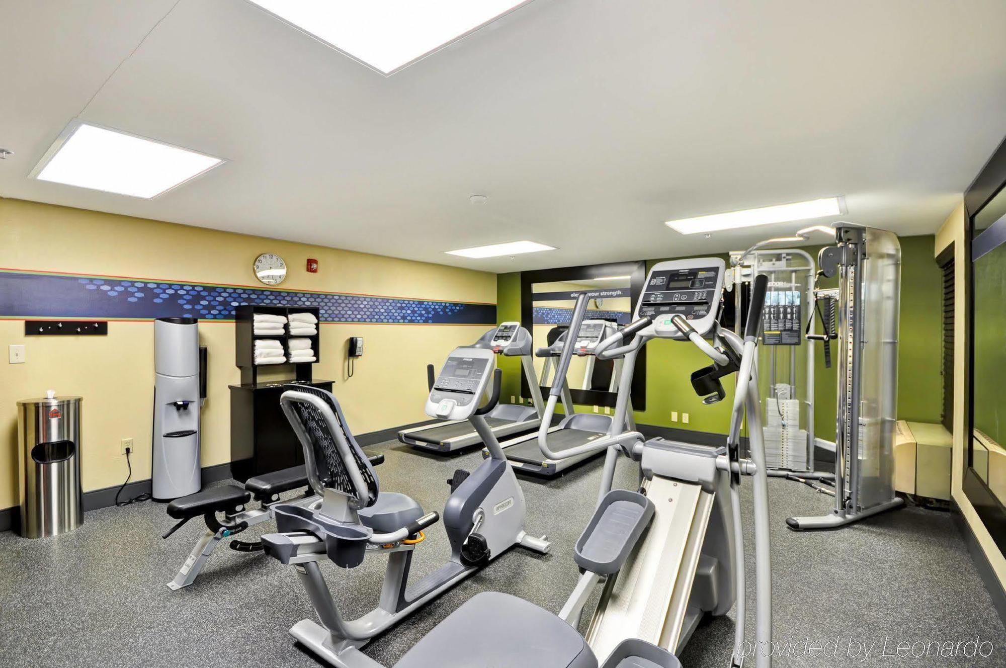 Hampton Inn Detroit Northville Екстериор снимка