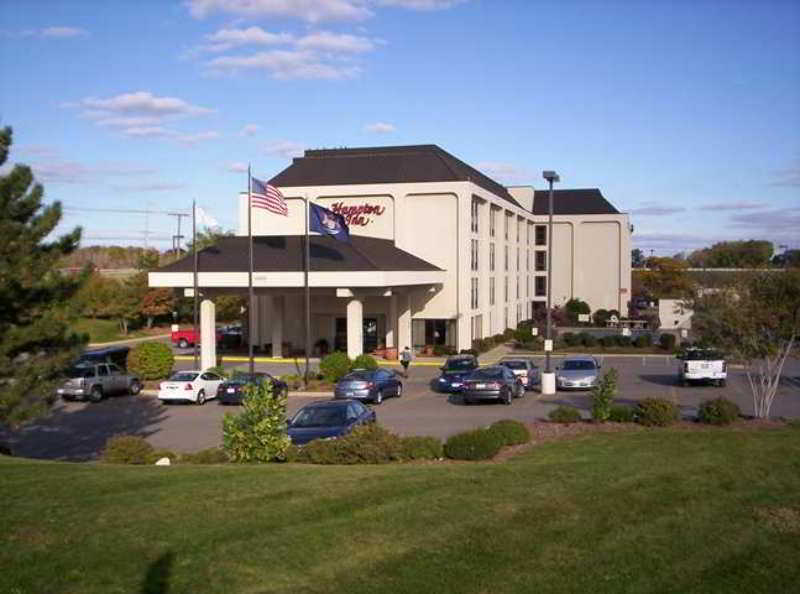 Hampton Inn Detroit Northville Екстериор снимка